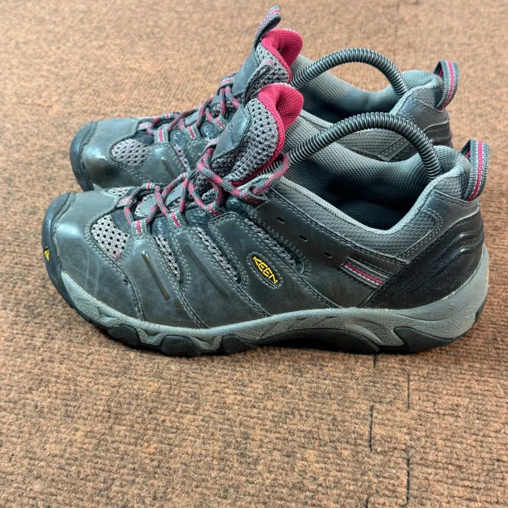 Keen Voyageur Womens Hiking Shoes Gray Pink Leather Mesh Low Top 1011280 Size 10